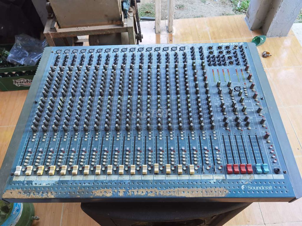 Bàn trộn âm thanh Soundcraft Spirit Live 4/2. Mua bán Tivi, Âm thanh tại Quận Cẩm Lệ Đà Nẵng được đăng bởi RCF hình 1