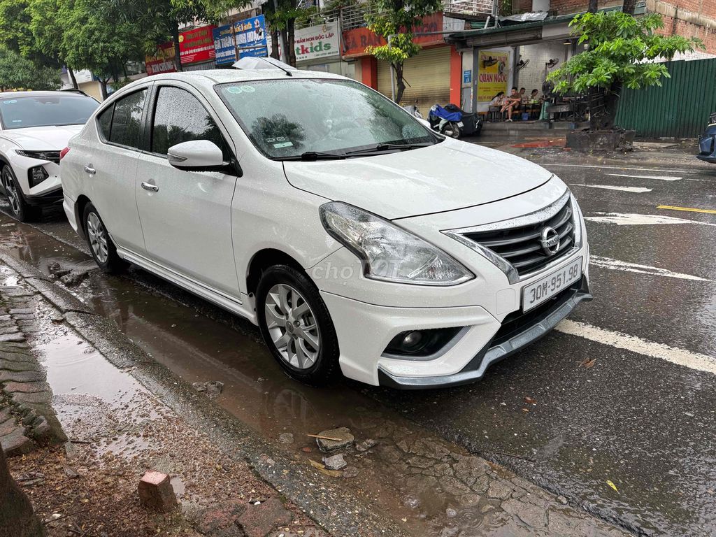 Nissan Sunny, белый, 5 мест