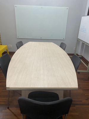 thanh lý bàn họp, bảng kính. Mua bán Đồ dùng văn phòng tại Quận Hải Châu Đà Nẵng được đăng bởi Thảo Uyên Shop