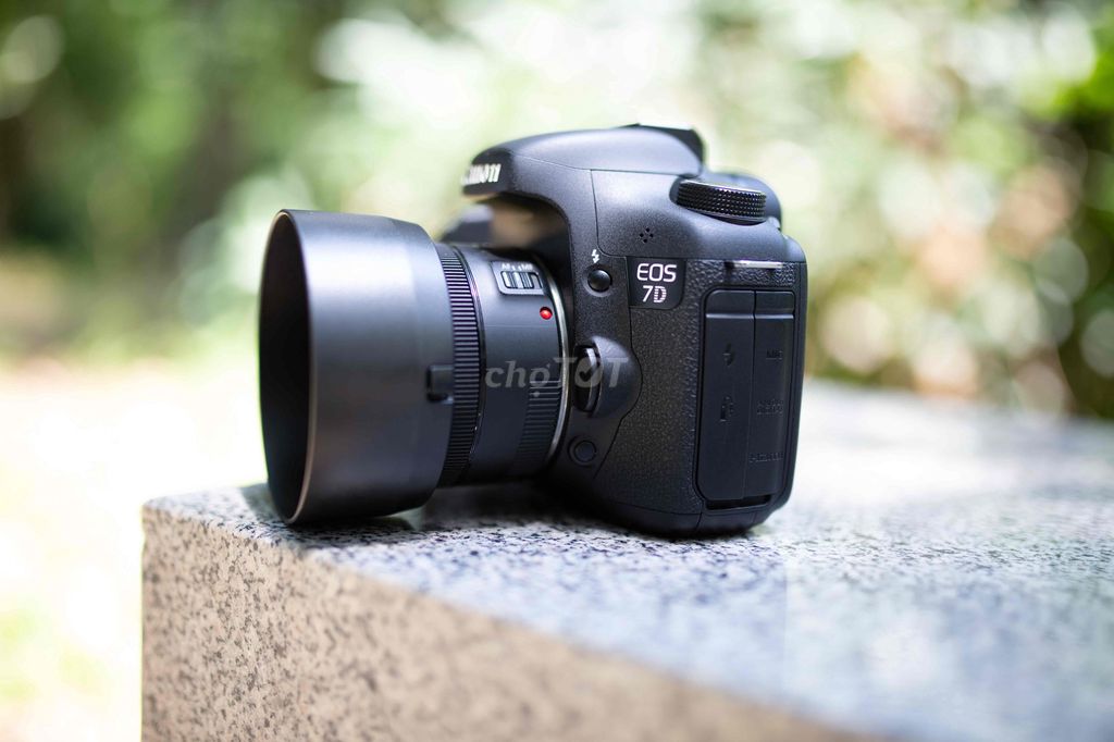 Máy ảnh Canon EOS 7D kèm 50stm. Mua bán Máy ảnh, Máy quay tại Thành phố Thủ Dầu Một Bình Dương được đăng bởi hh hình 1