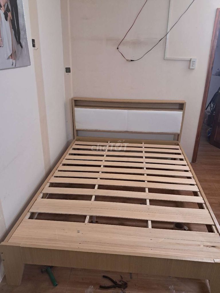 Giường ngủ Gỗ ván ép 1m6 x 2m Vàng gỗ. Mua bán Giường, chăn ga gối nệm tại Quận Ninh Kiều Cần Thơ được đăng bởi Kim ngân Trần Nam Phú  hình 1