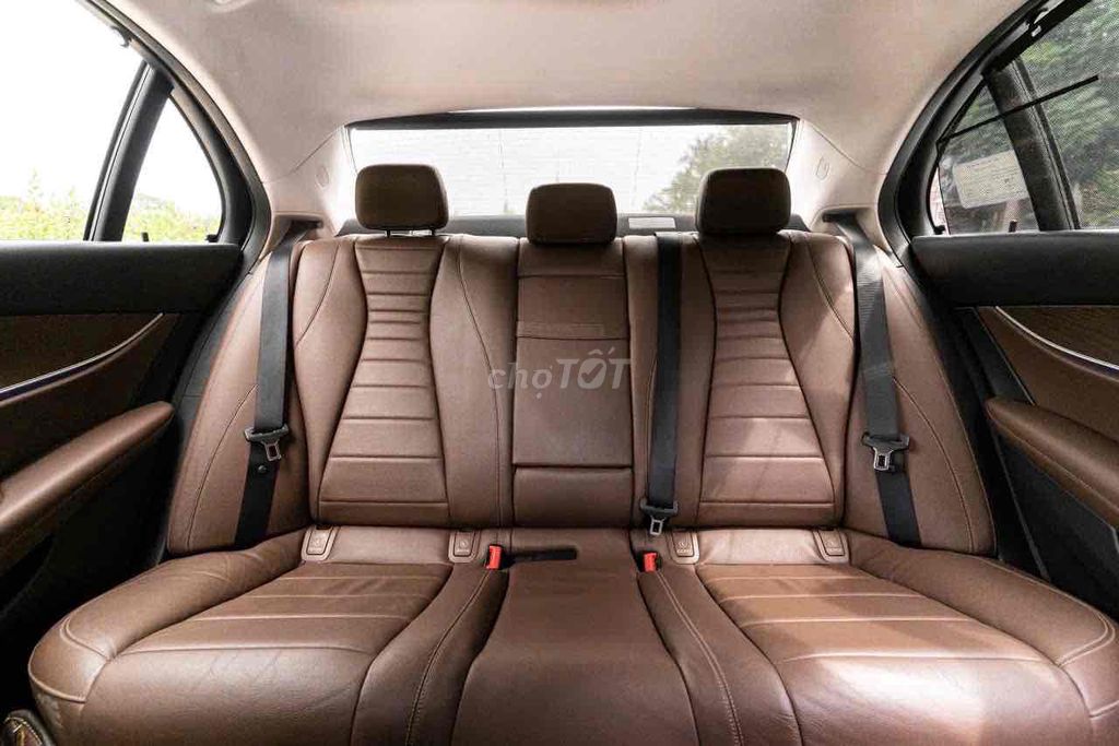 E200 2020 up full E63 màu đen nội thất nâu giá tôt. Mua bán Ô tô tại Quận 7 Tp Hồ Chí Minh được đăng bởi Dương Phương hình 15