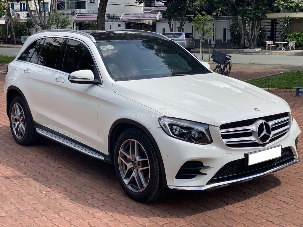 GLC300 2018 4MATIC Trắng/Nâu - 73000 km