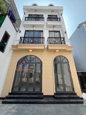 NHÀ 3 TẦNG 6x12 CÓ SÂN NGAY ĐƯỜNG 40 HIỆP BÌNH