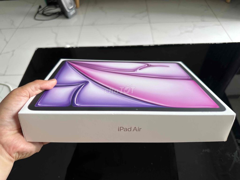 Apple iPad Air M4 13-inch Wi-Fi Tím. Mua bán Máy tính bảng tại Thành phố Dĩ An Bình Dương được đăng bởi Hàng Xách Tay Mỹ hình 1