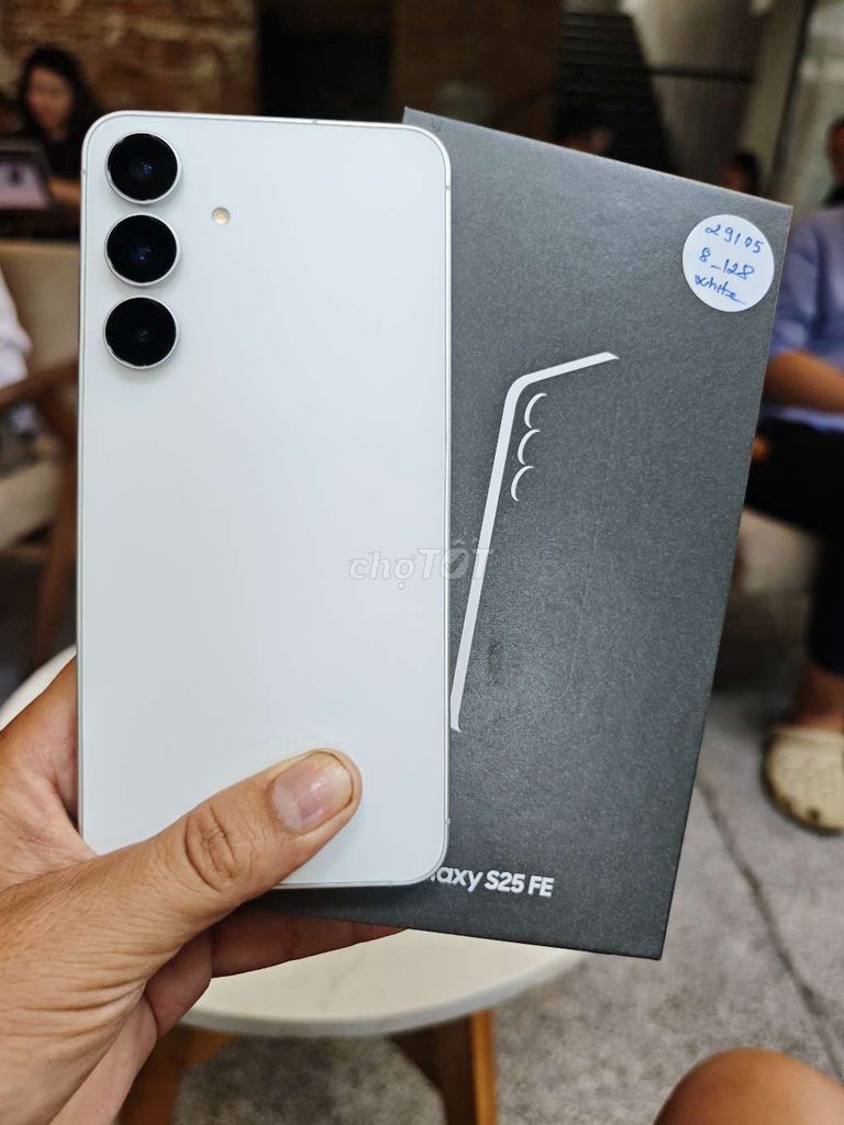 Samsung S25 FE 128GB Trắng Chính hãng Keng. Mua bán Điện thoại tại Quận 6 Tp Hồ Chí Minh được đăng bởi Điện thoại chất mỗi ngày hình 1