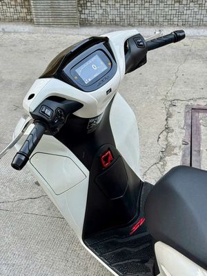 Honda SH125 ABS 2025 Trắng đen 6k km