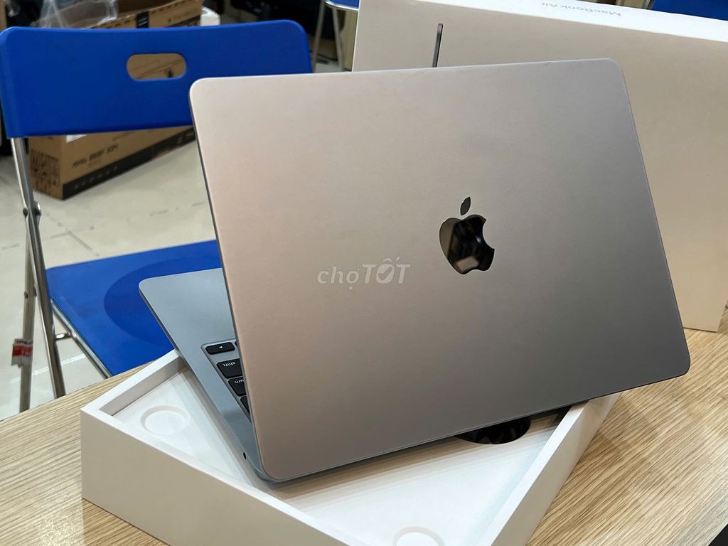 Apple MacBook Air M2 13 inch 8GB/256GB Xám. Mua bán Laptop tại Quận Đống Đa Hà Nội được đăng bởi Thế Hoàng hình 1