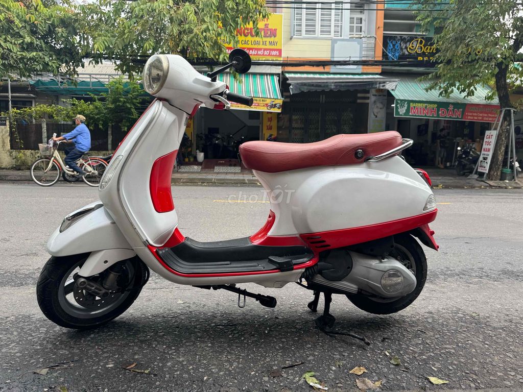 Скутер Piaggio Vespa 3Vie Белый, Красный