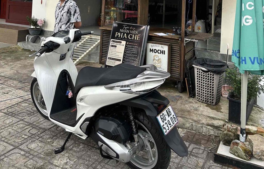Honda SH 150i ABS конец 2022 белый супер состояние