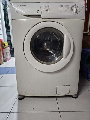 Máy giặt Electrolux 7kg new 95%