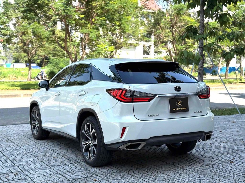 Lexus RX300 - SX2019. Mua bán Ô tô tại Quận 8 Tp Hồ Chí Minh được đăng bởi Cửa hàng ô tô cũ TRUST CARS hình 4