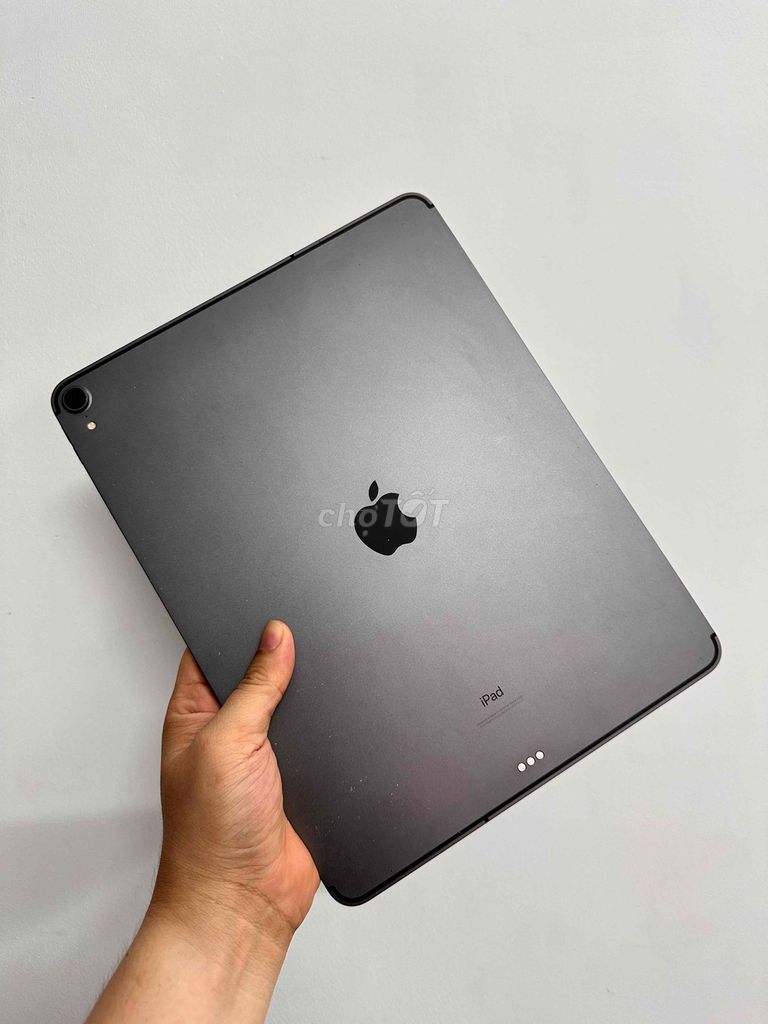 Apple iPad Pro 12.9 2018 có sim 4G. Mua bán Máy tính bảng tại Quận 3 Tp Hồ Chí Minh được đăng bởi Tiến Đat  hình 1
