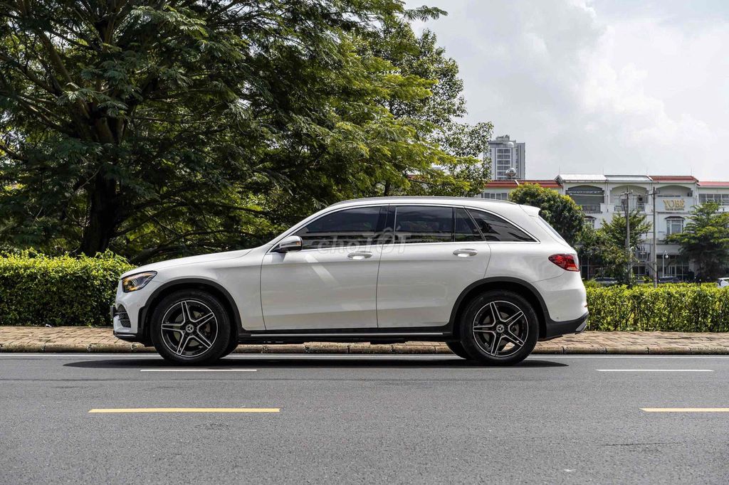 GLC300 AMG 2023 công ty 1 chủ từ đầu siêu đẹp. Mua bán Ô tô tại Quận 7 Tp Hồ Chí Minh được đăng bởi Dương Phương hình 7