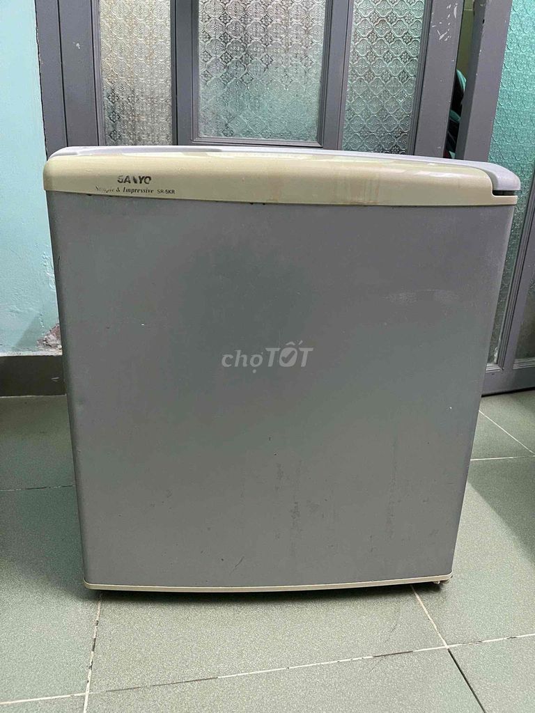 Tủ lạnh Sanyo 50L xài tốt