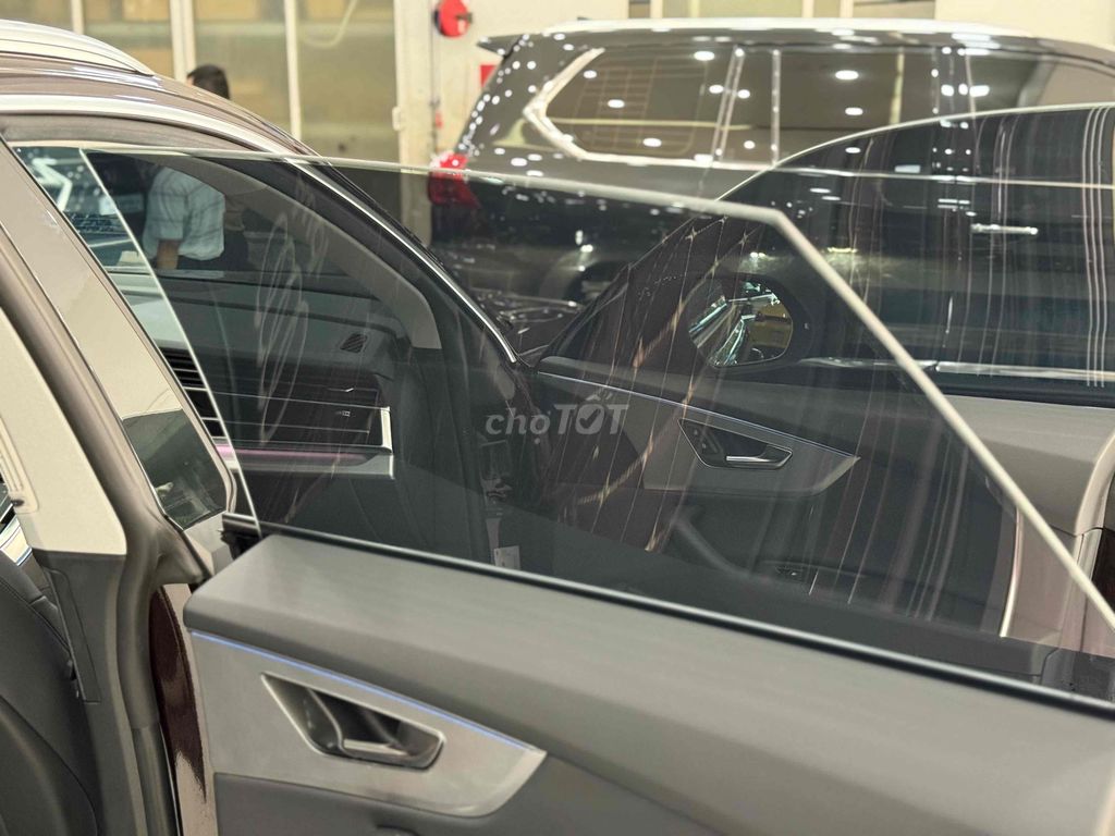 Audi Q8 2021 55 TFSI quattro - 17,000 km. Mua bán Ô tô tại Quận Tân Bình Tp Hồ Chí Minh được đăng bởi Nguyễn Văn Lâm hình 14