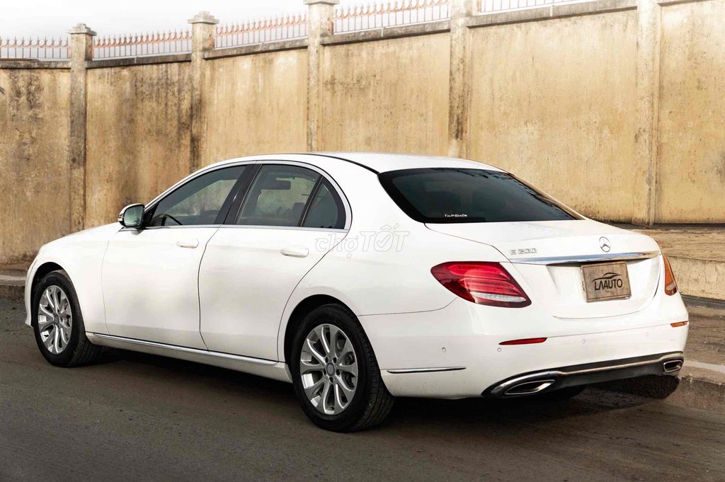 LONG ANH AUTO về Mercedes E200 model 2017 gia tốt. Mua bán Ô tô tại Quận 7 Tp Hồ Chí Minh được đăng bởi LongAnh AuTo  hình 20