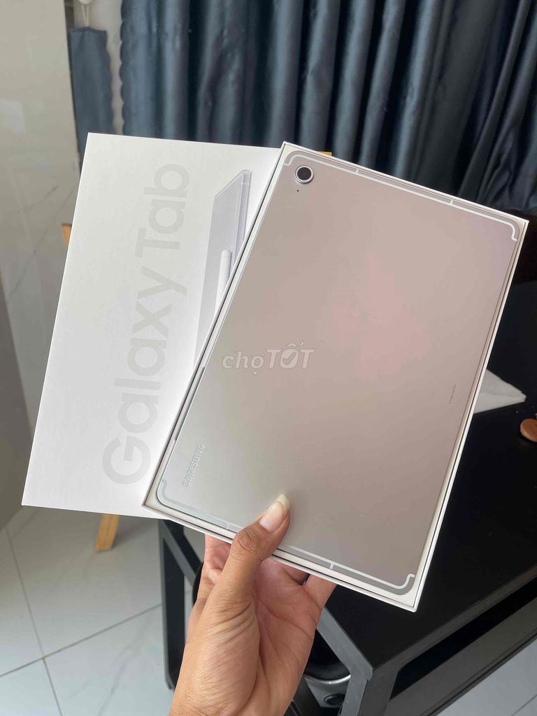 Samsung Tab S10 FE 5G 10.9 inch 8GB/128GB Fullbox. Mua bán Máy tính bảng tại Quận Ninh Kiều Cần Thơ được đăng bởi NP Store hình 1