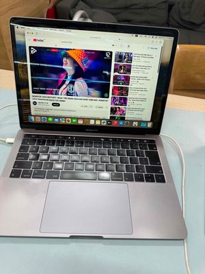 macbook pro 2018 i7 ram 16/512G