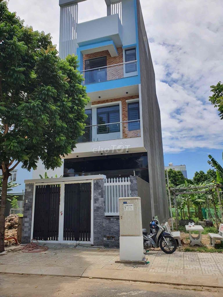 Аренда · 4 комн. · 110 м² · Thành phố Thủ Đức, ул. Đường Dương Đình Hội