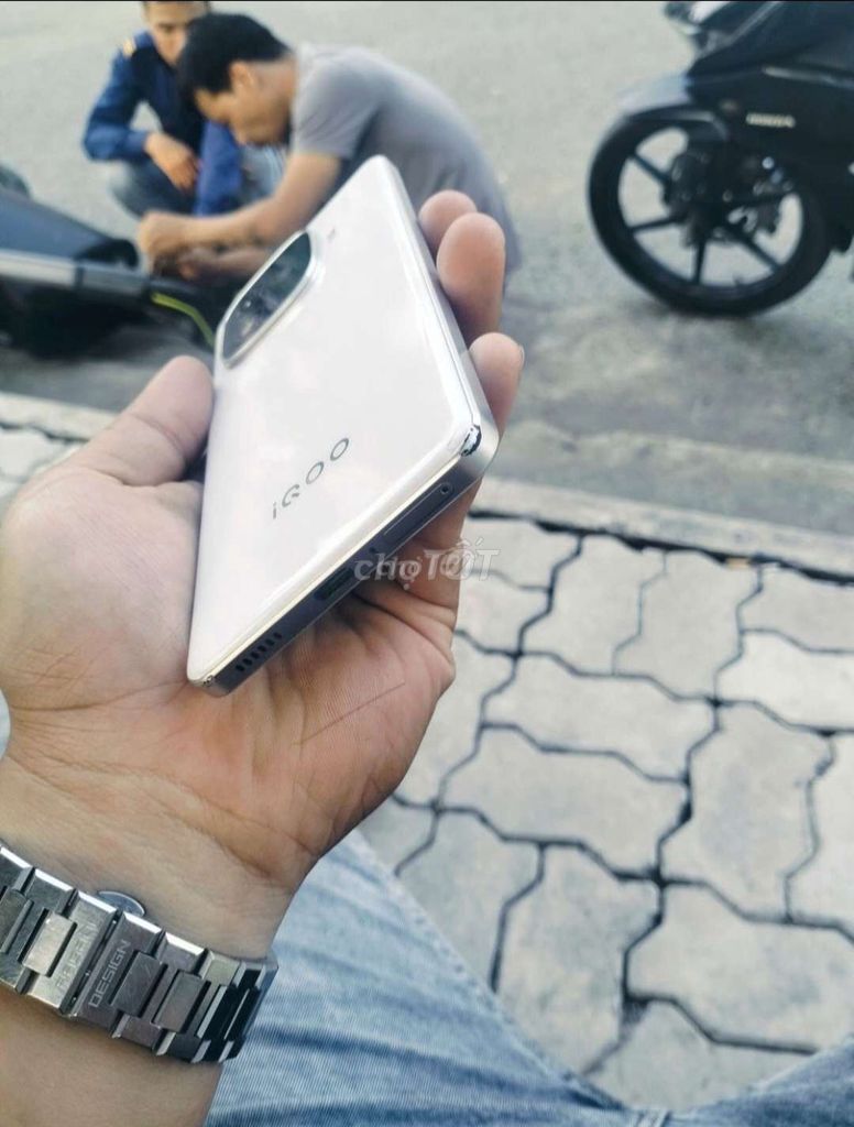 iQOO Z9 TURBO 12GB/256GB Trắng. Mua bán Điện thoại tại Huyện Nhà Bè Tp Hồ Chí Minh được đăng bởi Nguyễn Cường hình 1