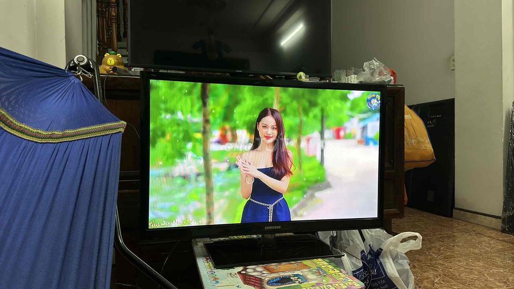 Bán tivi Samsung 43 in + box Viettel 360