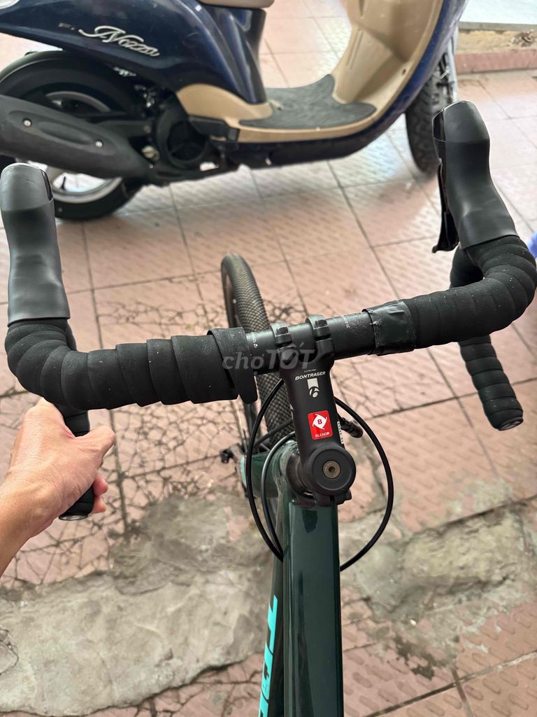 Xe Đạp CHECKPOINT ALR 5 WSD 52 GN