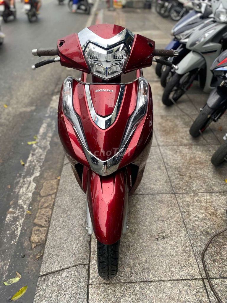 Honda Lead 4val 2023 Красный Б/У