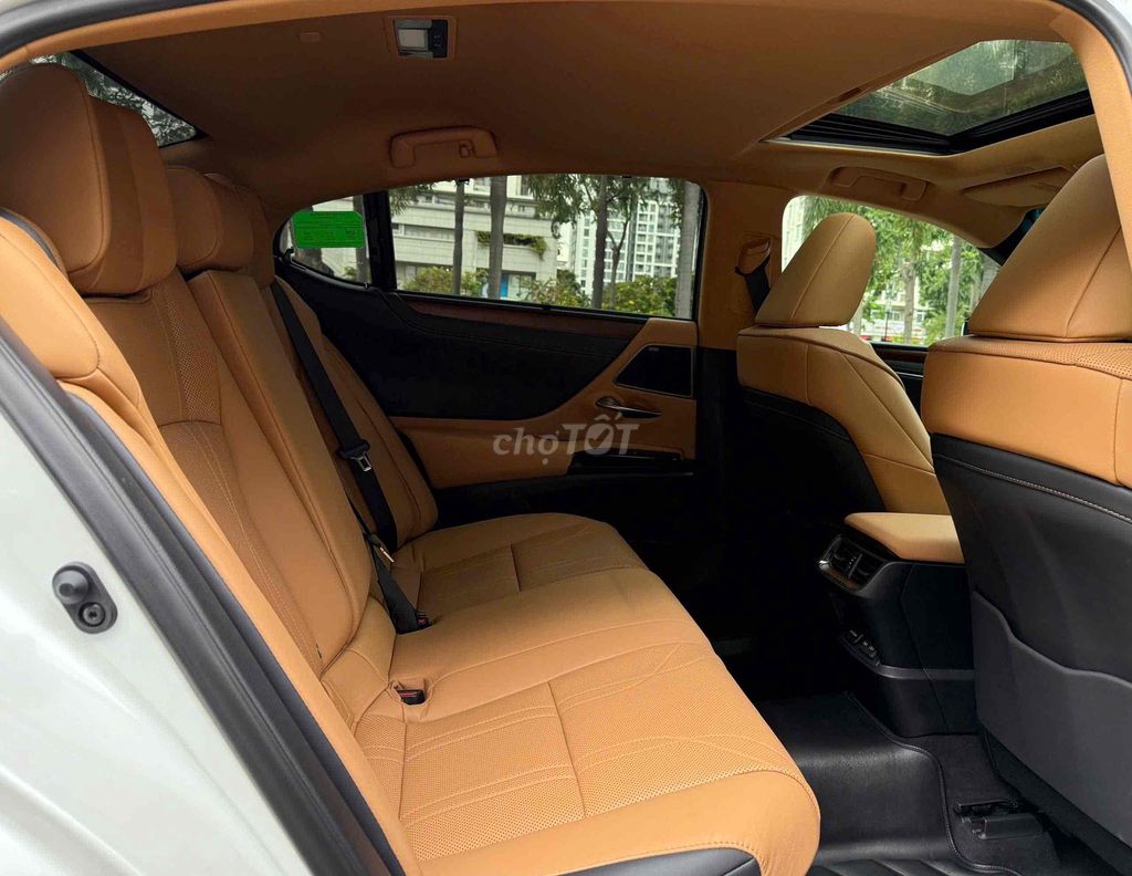 Lexus ES 2023 300H Xăng điện - 21000 km. Mua bán Ô tô tại Quận Gò Vấp Tp Hồ Chí Minh được đăng bởi Tuấn Tài hình 10
