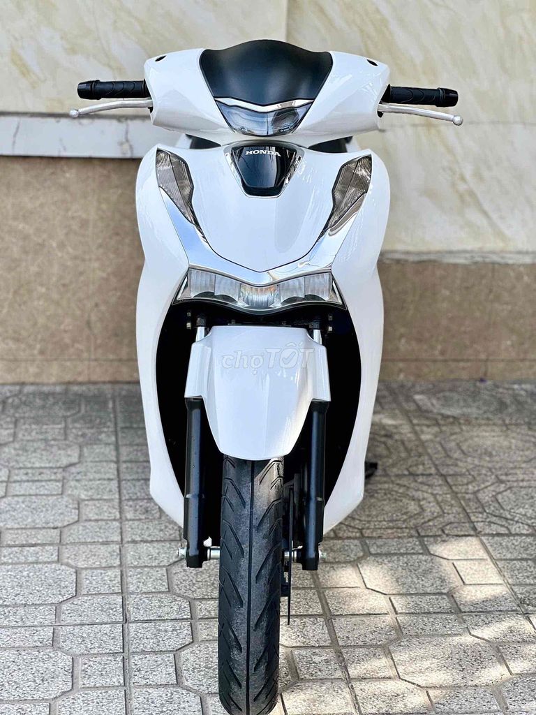 honda SH 125i máy móc zin nguyên bản 9chủ. Mua bán Xe máy tại Quận 12 Tp Hồ Chí Minh được đăng bởi CHXM Phương Nam Chuyên Bán Xe Trả Góp Bao Nợ Xấu hình 6