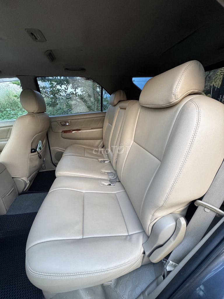 Toyota Fortuner 2011 2 cầu Xám 1 chủ mua mới 95%. Mua bán Ô tô tại Thành phố Thủ Đức Tp Hồ Chí Minh được đăng bởi thy hình 1