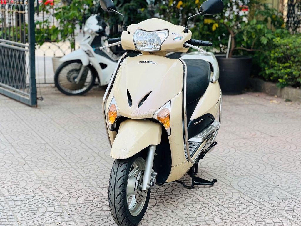 HONDA LEAD 110 FI VÀNG KEM 2015 NỮ ĐI BIỂN HN 29. Mua bán Xe máy tại Quận Nam Từ Liêm Hà Nội được đăng bởi TÙNG LÂM hình 5