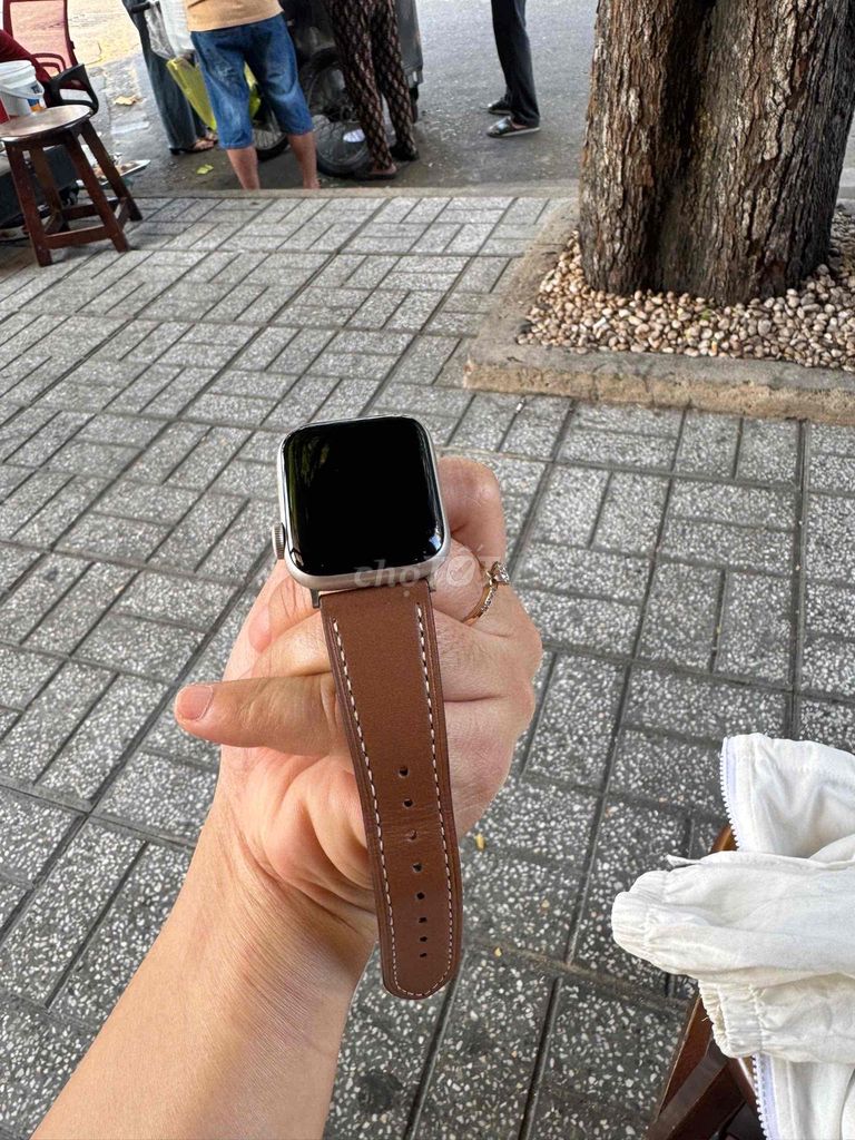 Apple Watch SE 40mm (GPS) like new giá 2.500.000