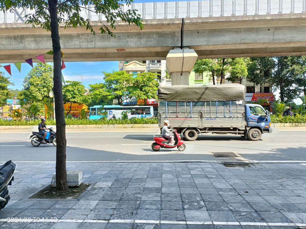 Chính chủ cho thuê mặt phố quang trung 600m