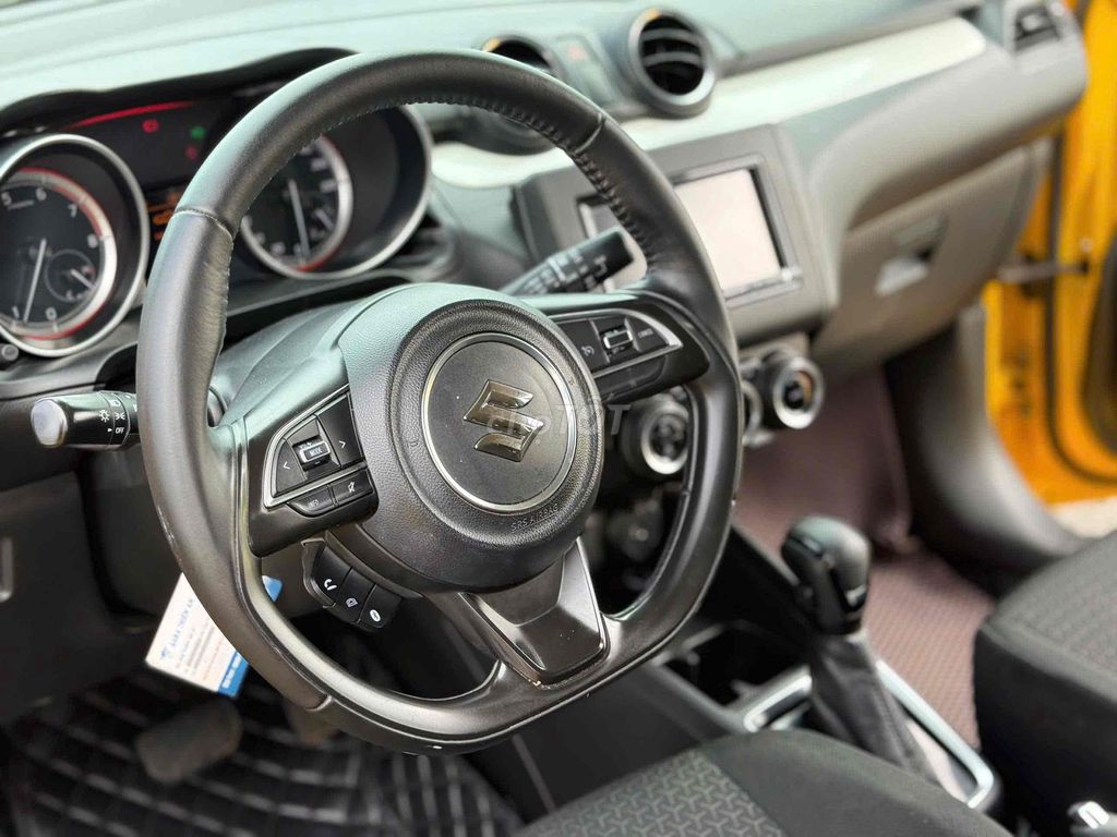 Suzuki Swift 2020 màu vàng, nhập Thái, odo 8 vạn. Mua bán Ô tô tại Huyện Hóc Môn Tp Hồ Chí Minh được đăng bởi Nguyễn Duy Khánh hình 12