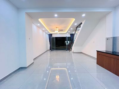 Cho thuê nhà nguyên căn 2 tầng, 3PN, 2WC, tại Oasis City, Bến Cát