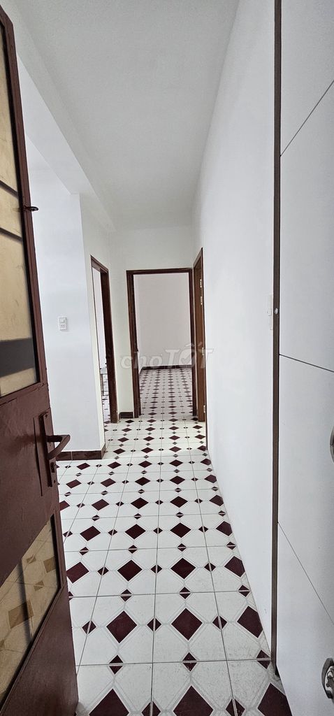 Аренда · 3 комн. · 93 м² · Quận 4, ул. Tân Vĩnh