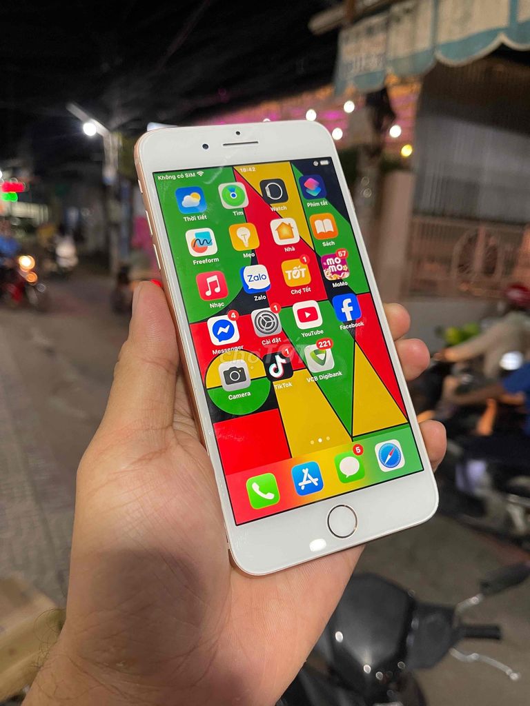 bán iPhone 8 plus quốc tế 64G màn zin vân tay ok