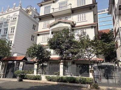 Cho thuê nhà Lạc Long Quân, Tầy Hồ, 130m2 x 4 tầng, 55tr. Cho thuê nhà ở tại Quận Tây Hồ Hà Nội được đăng bởi Toàn Thắng