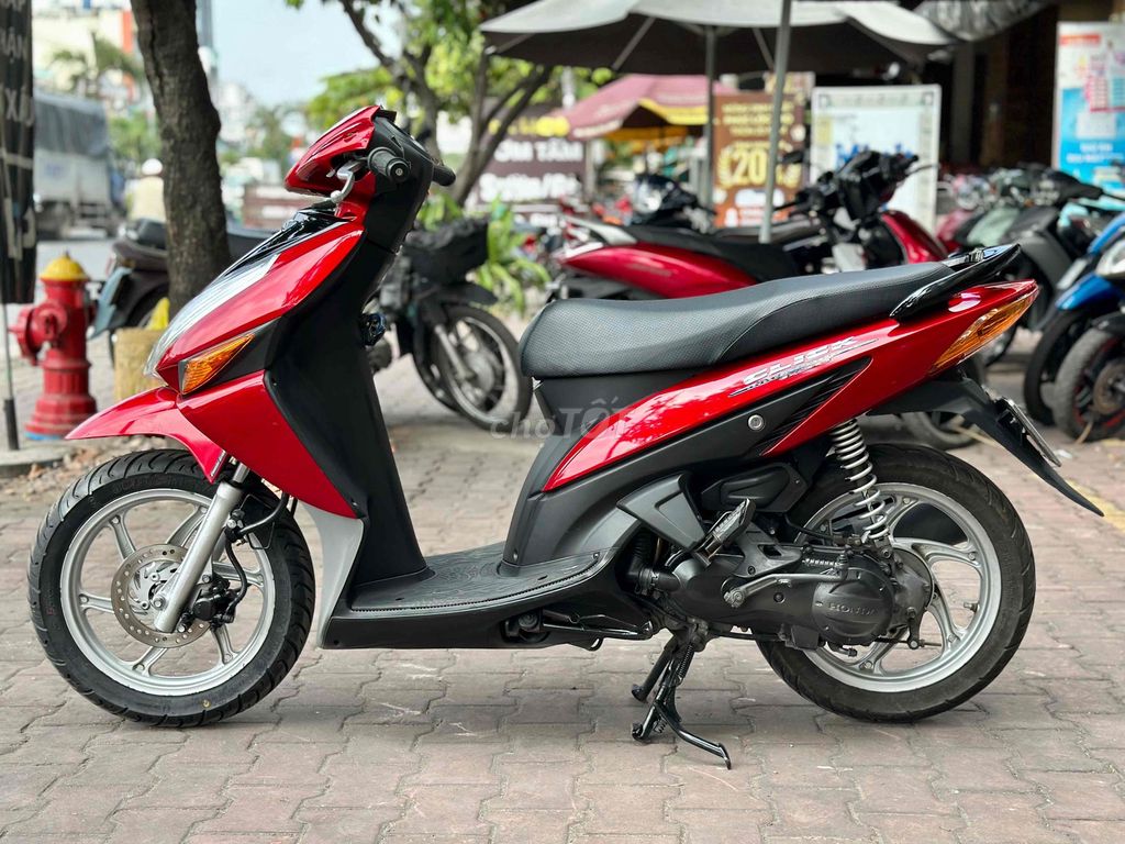 Honda Click 2011 Đỏ - BS TPHCM - CHÍNH CHỦ KÝ GIÂY. Mua bán Xe máy tại Quận 12 Tp Hồ Chí Minh được đăng bởi Bùi văn hiếu hình 8