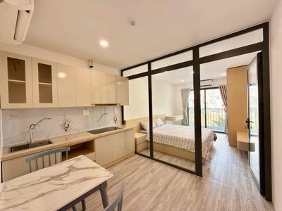 Cho thuê căn hộ 1PN ban công - mới 100% - mặt tiền Nguyễn Văn Cừ Quận