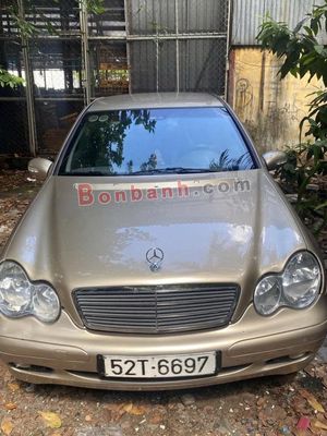 Mercedes-Benz C180 Classic – 2003. Mua bán Ô tô tại Quận 10 Tp Hồ Chí Minh được đăng bởi Lê Kim Du