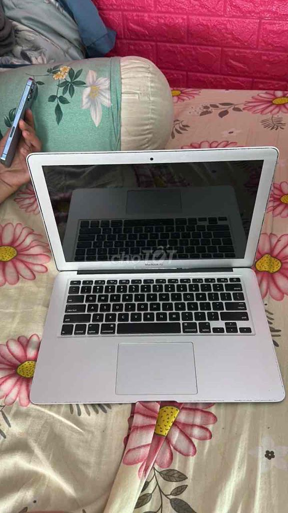 Apple MacBook Air Bạc. Mua bán Laptop tại Quận Tân Bình Tp Hồ Chí Minh được đăng bởi Đại Phong hình 1