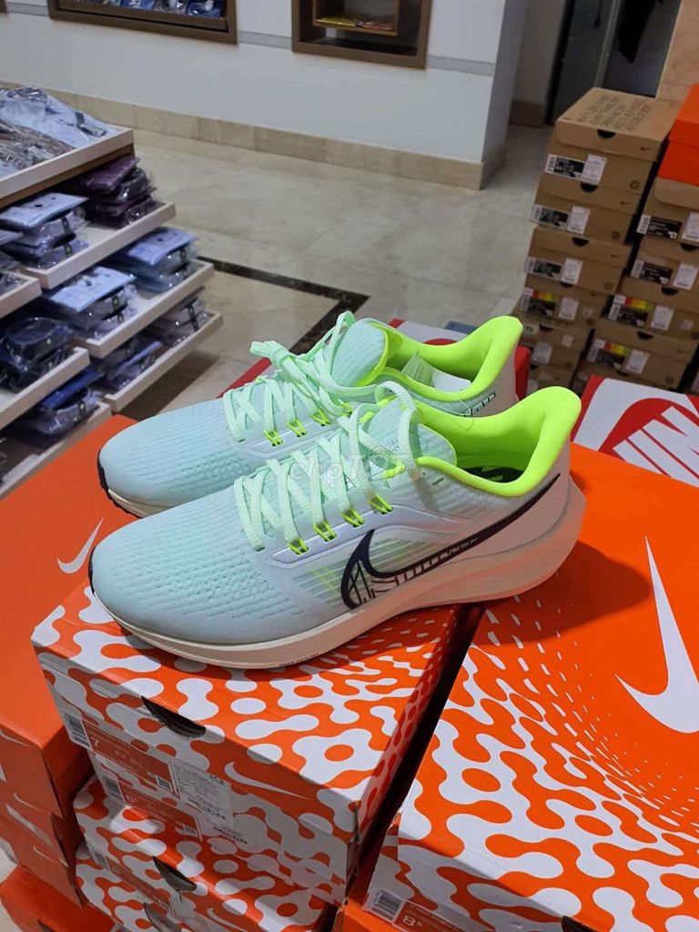 GIÀY CHẠY BỘ NIKE AIR ZOOM PEGASUS 39 DH4071-301. Mua bán Giày dép tại Quận 4 Tp Hồ Chí Minh được đăng bởi Tran Tan Binh hình 2