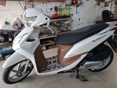 Honda Vision Trắng