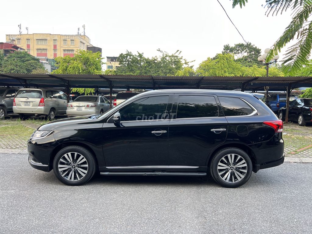 Outlander 2.0 Premium 2022 cực chất 3 vạn km 7xxTr. Mua bán Ô tô tại Quận Cầu Giấy Hà Nội được đăng bởi Xe Cũ Dương Đô hình 3