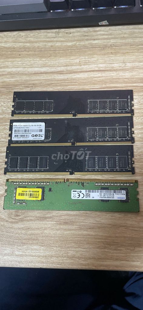 4 thanh DDR4 4gb cũ. Mua bán Linh kiện (RAM, Card...) tại Huyện Tân Phú Đồng Nai được đăng bởi Nguyễn Sang hình 1
