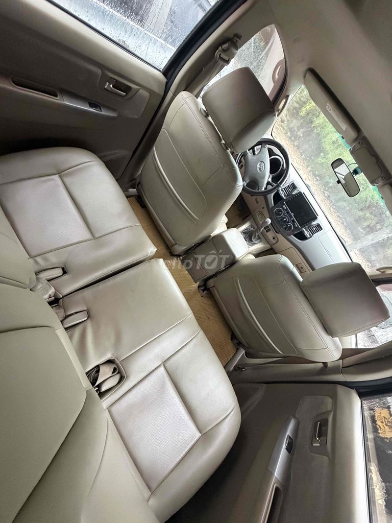 Toyota Fortuner 2009, МКПП, серый