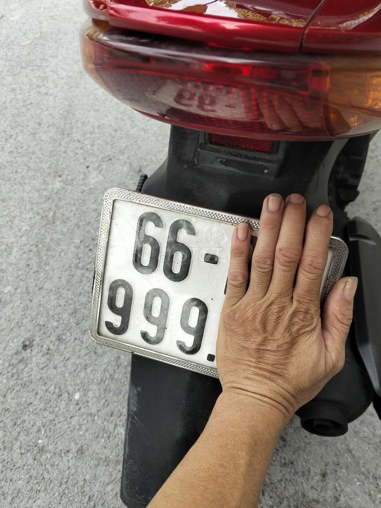 Honda Click màu Đỏ. Mua bán Xe máy tại Quận 12 Tp Hồ Chí Minh được đăng bởi Tien Dinh hình 7