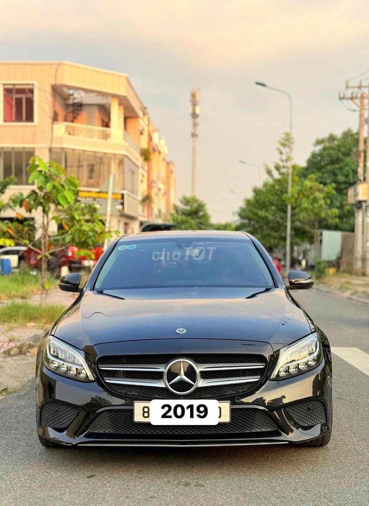 Mercedes Benz C200 Facelift Sản xuất 2019 Mẫu mới. Mua bán Ô tô tại Thành phố Dĩ An Bình Dương được đăng bởi Nguyễn Sơn Auto hình 1